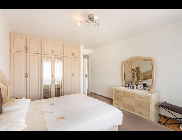 3 BEDROOM APARTMENT FOR SALE IN PLUMSTEAD